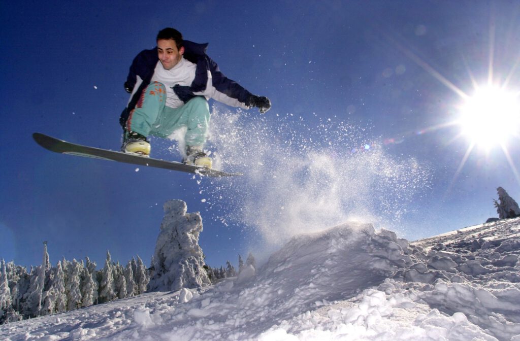 Snowboarder im Schnee